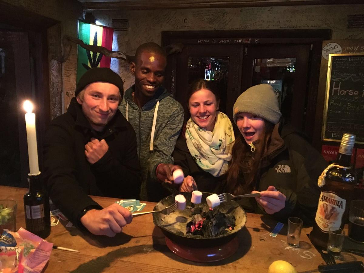 Dijembe Backpackers Lodge Stormsrivier Eksteriør bilde